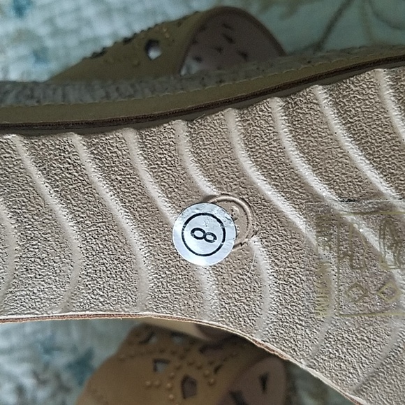 sandles - Picture 7 of 7